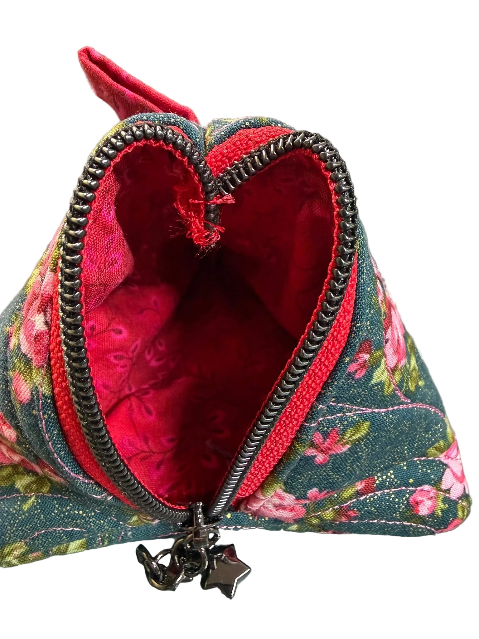 Garden Roses Peak Pouch 4.5"