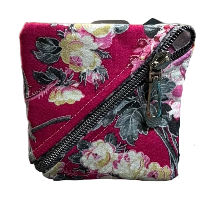 Pretty in Pink Roses Coin/Gift Card Pouch 3 1/2"
