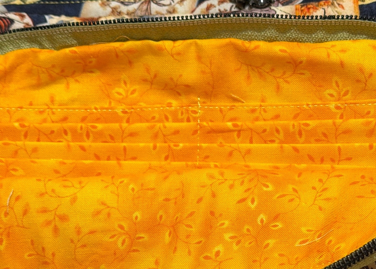 Golden Apiary Vibe XL Bag